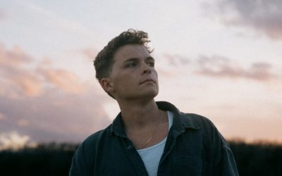 Josiah Queen domina canciones cristianas candentes por primera vez con